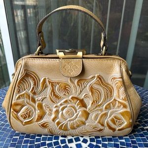 Patricia Nash Gracchi in tan rose tooled